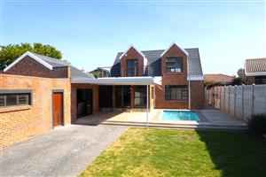 4 Bedroom Home For Sale in Noorsekloof