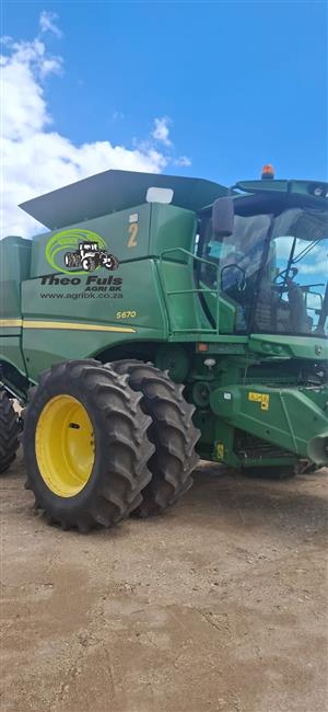 2015 John Deere S670