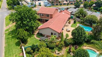 House For Sale in Weltevreden Park