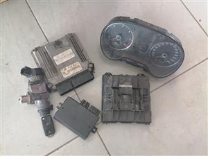 Lockset for Amarok with 2 keys. CDC engine code 