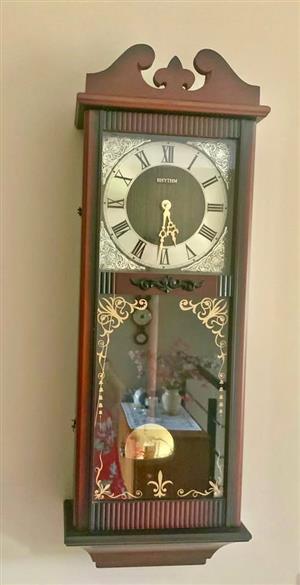 Rythym pendulum clock