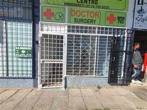 Shop with high visibility in Bellavista