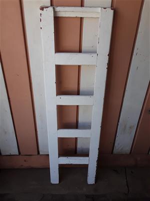 Ladder for Bunker Bed size 127cm by  37cm pure wood. I am in Orange Grove. 