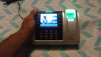 Fingertec Q2i biometric access controll & time attendance terminal
