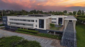 Freestanding Building to let in Woodmead North