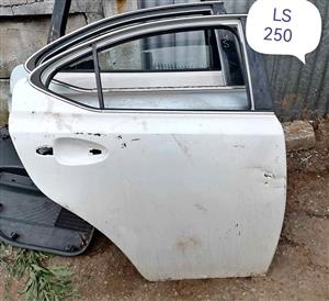 LEXUS LS-250 R/R DOOR SELLING