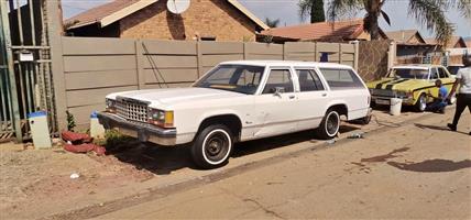 Ford crown victoria stripping for spares