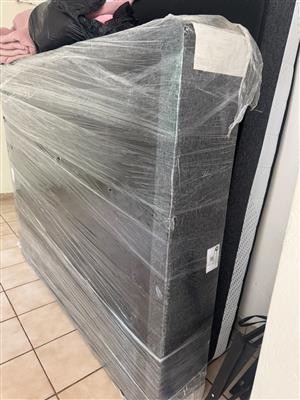 Queen Deluxe bed 