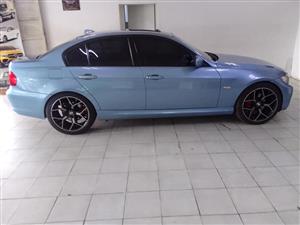 2010 BMW 320I   BLUE  COLOR PETROL, SUNROOF 95,000KM LEATHER INTERIOR