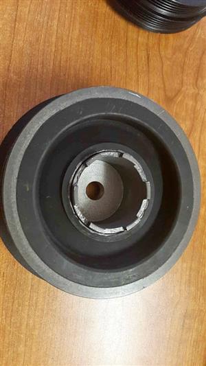 BMW E90 CRANK SHAFT PULLEY. BRAND NEW. FOR VARIOUS OTHER CARS TOO.