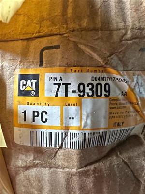 Genuine CAT 7T-9309 Pin / Bearing Cartridge – New Old Stock