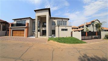 House For Sale in Melodie