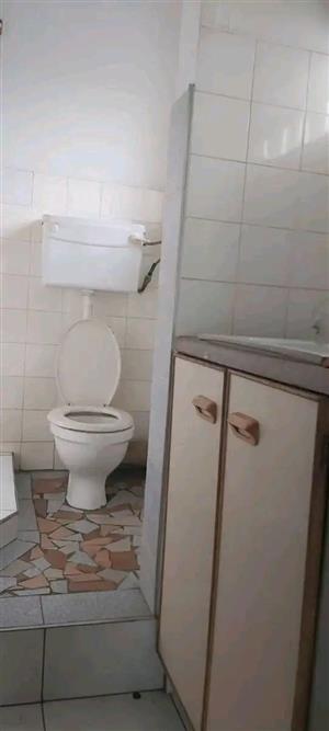  Single Outside Room to Let – Kensington, Johannesburg 