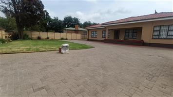 Spacious Family Home with Flatlet & Pool in Vanderbijlpark CW6