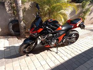 2015 Kawasaki Z800 with tool kit and grip warmers. 
