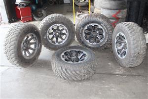 JEEP WRANGLER 17" TYRES AND RIMS - SET OF 5 