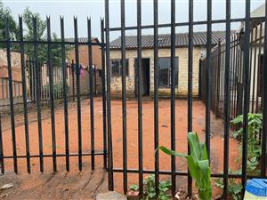 2 bedroom house to rent in block XX (B1).