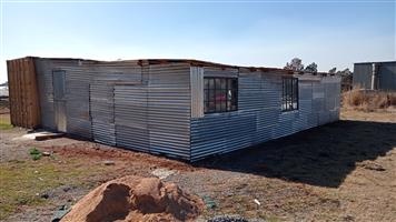 96m2 Workshop, factory, store and 29m2 container for rent on a plot in Benoni
