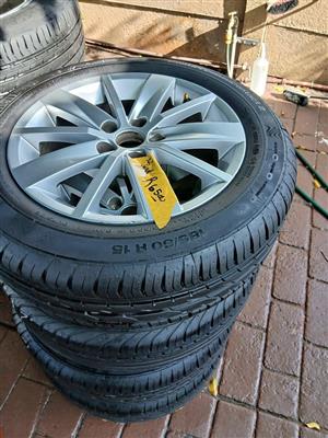 4x Polo Mags en Tyres As NEW