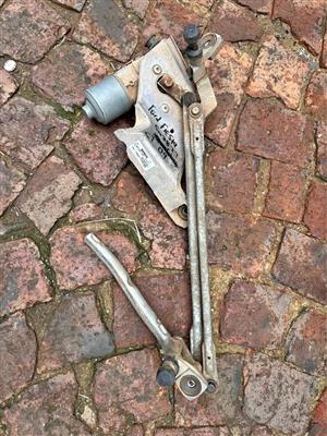 2009 Ford Fiesta Wiper Mechanism For Sale @Circle 7 Used Parts Call or WhatsApp