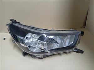 2021-2023 TOYOTA HILUX GD6 RIGHT SIDE HEADLIGHT FOR SALE