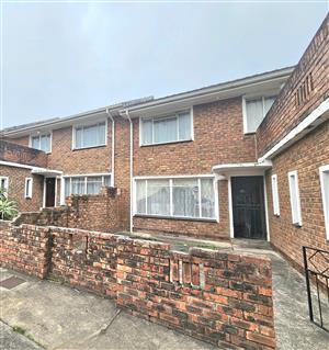 Cambridge - Centrally situated Townhouse in Small complex