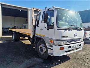 2001 Hino 17-207