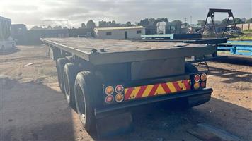 Triaxle trailer