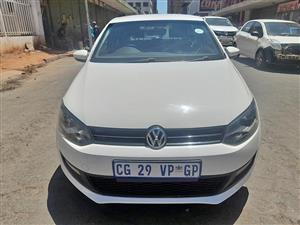2014 VOLKSWAGEN POLO 1.4 COMFORTLINE MANUAL EXCELLENT CONDITION CONTACT LEON 0N 