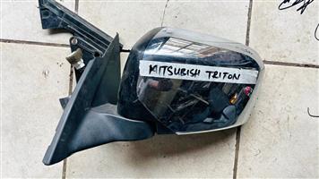 Mitsubishi Triton side mirror