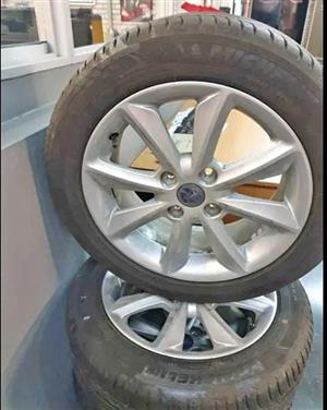 16inch Ford Fiesta original mags with fairly new 195/55/16 Michelin set 