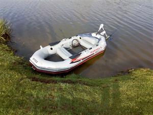Mariner 4 rubber boat with engine 