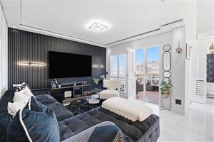 Apartment For Sale in Century City