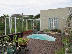 Three Bedroom Home with Swimming Pool Close to the River