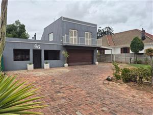 Stylish 5‑Bedroom Family Home in Paglande
