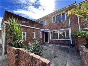 Cambridge - Centrally situated Townhouse in Small complex