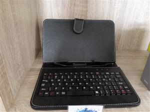 BEST SELLER: 7” UNIVERSAL TABLET COVER WITH WIRED KEYBOARD