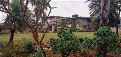 A majestic, luxurious home for the entertainer!