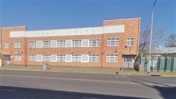 Apartment block for sale with 8x 1 bedroom units and 4 garages in Brakpan Central