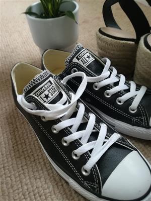 size 5 black leather converse