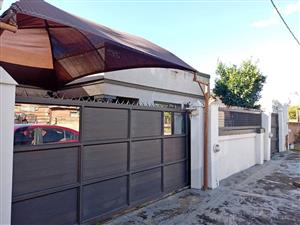 2BEDROOM + 2 OUTSIDE ROOMS + GARAGE FOR 3 CARS FOR SALE IN SOSHANGUVE IA