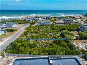 Large stand in popular Heide street up for grabs