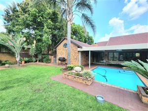 House For Sale in Sunward Park