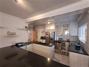 House For Sale in Mayfield Park