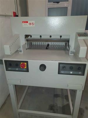 WANTED PAPER JOGGER Guillotine AS IN PICTURE. BRAND IDEAL OR SIMILAR Used in good condition.
