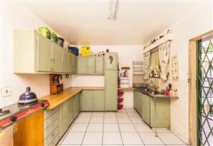 3 Bedroom Apartment For Sale in Krugersdorp