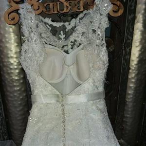 Beautiful size 34 wedding dress