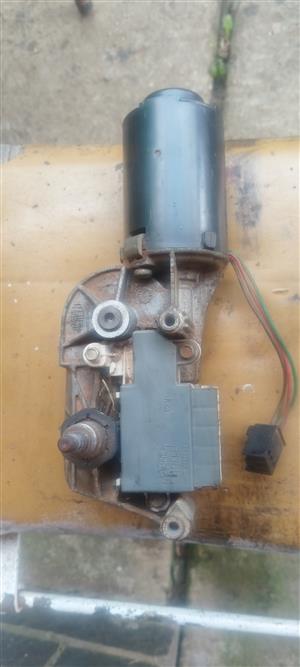 Wiper motor front