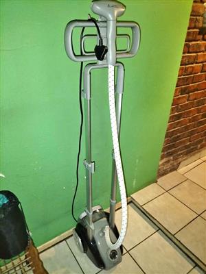 Salav garment steamer