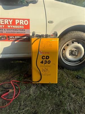 AUTOMOTIVE BATTERY BOOSTER CHARGER